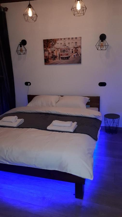 Loft Апартаменти З Балконом В Центрі Львова Luaran gambar